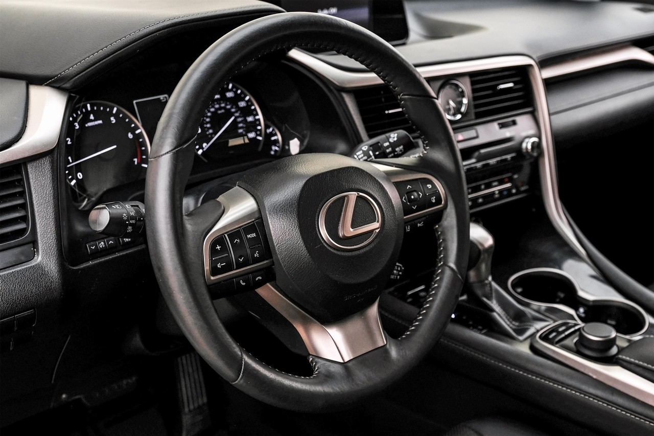 Lexus RX 350 Vehicle Main Gallery Image 16