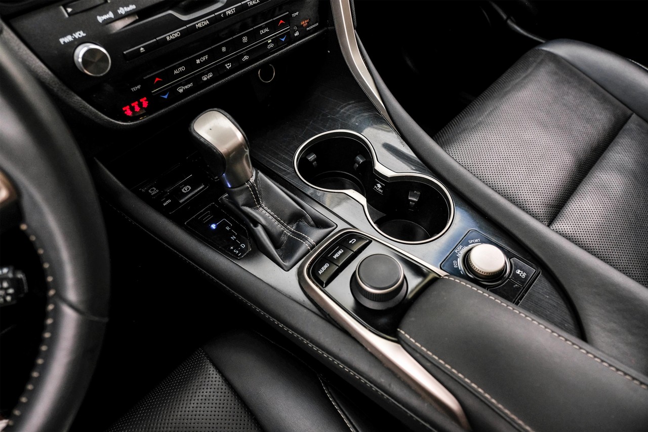Lexus RX 350 Vehicle Main Gallery Image 25