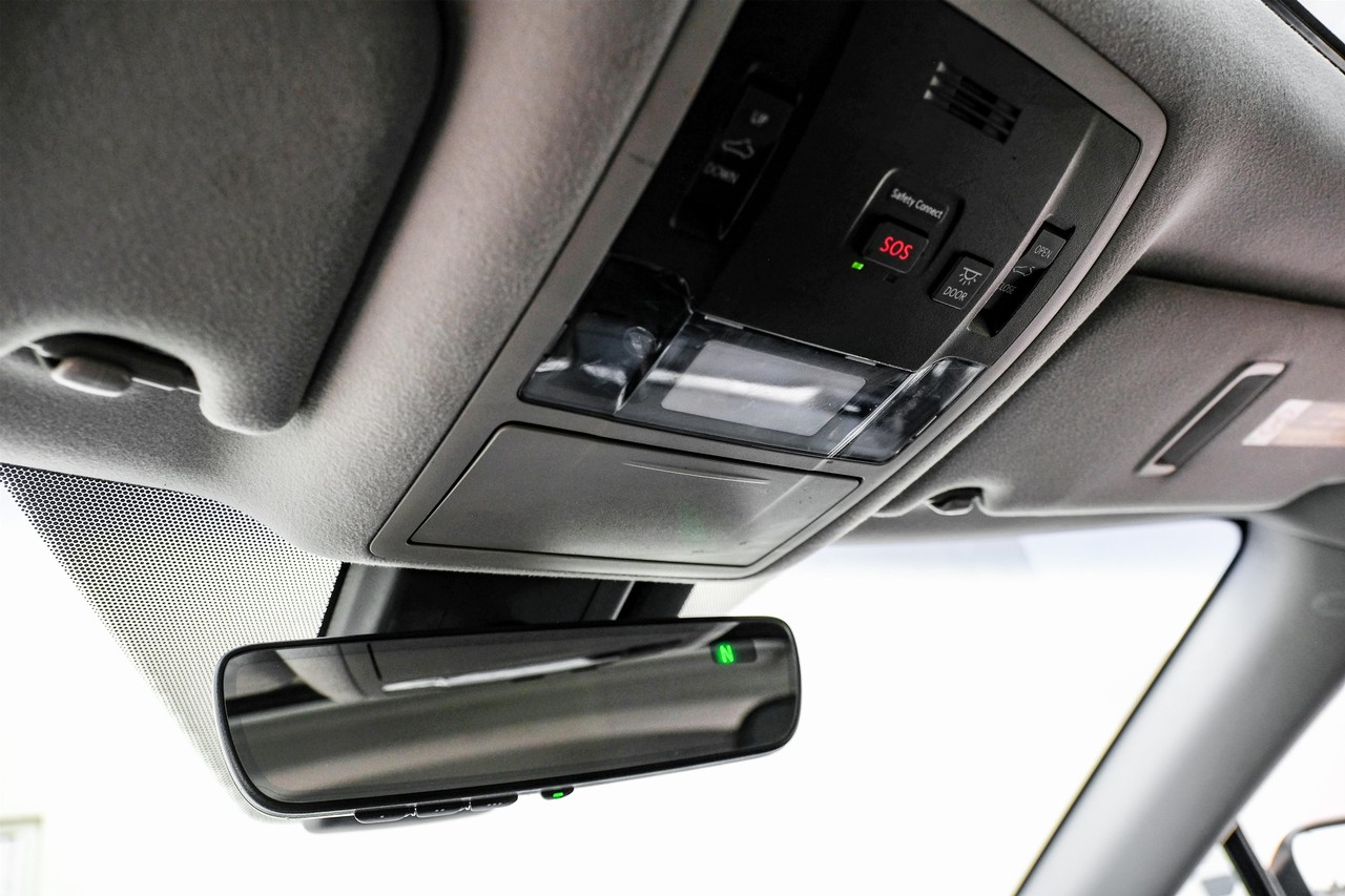 Lexus RX 350 Vehicle Main Gallery Image 29