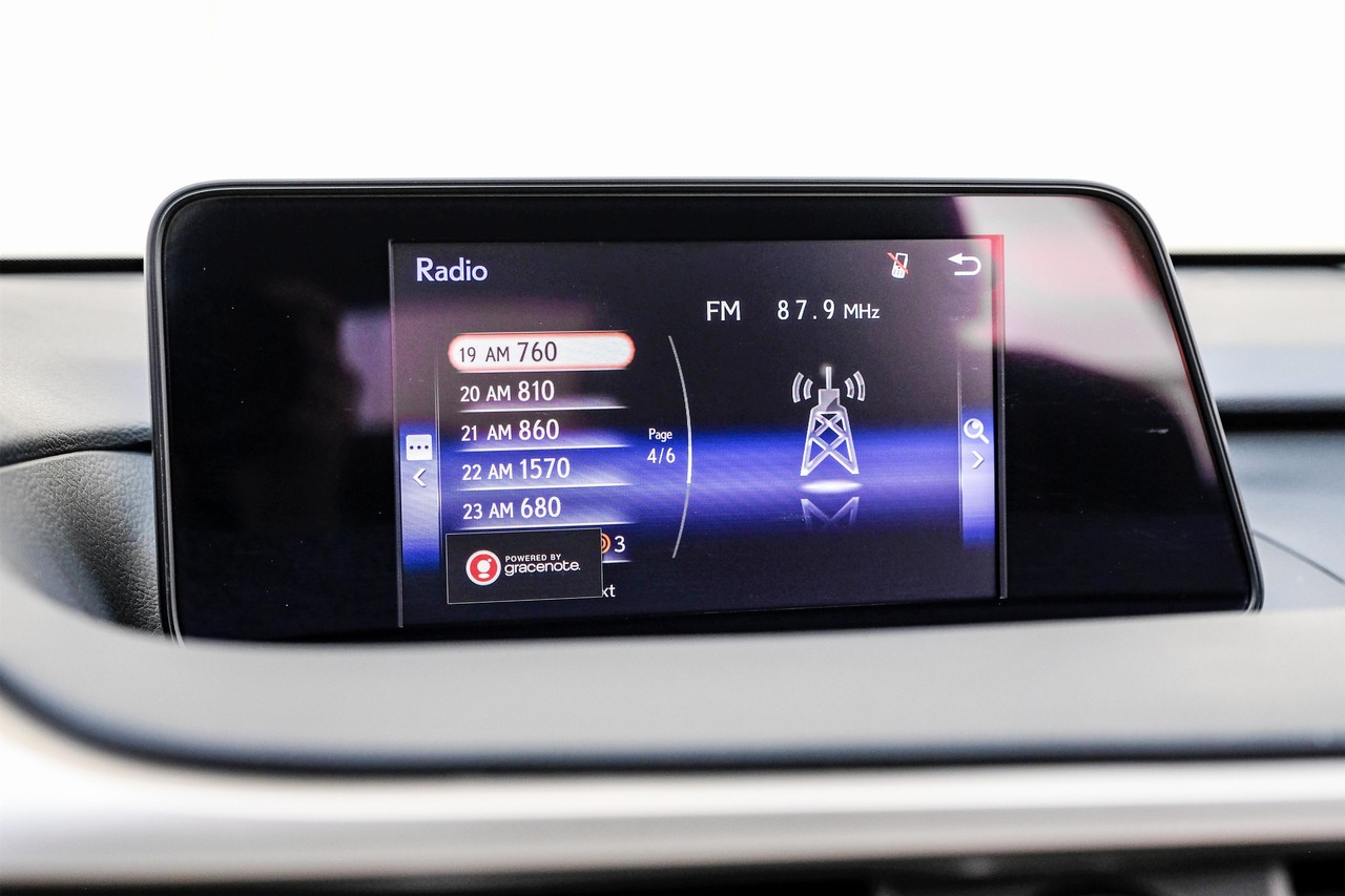 Lexus RX 350 Vehicle Main Gallery Image 32