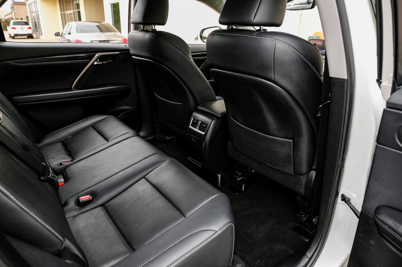 Lexus RX 350 Vehicle Main Gallery Image 36