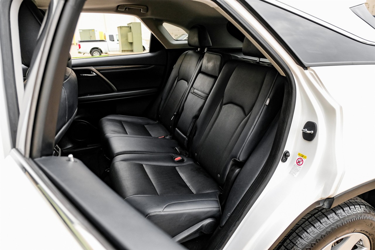 Lexus RX 350 Vehicle Main Gallery Image 38