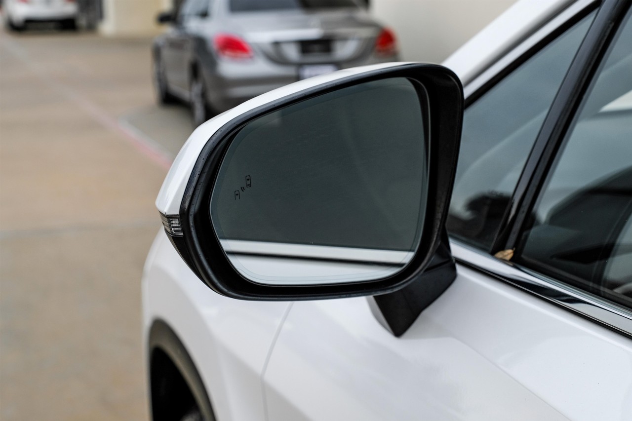 Lexus RX 350 Vehicle Main Gallery Image 40