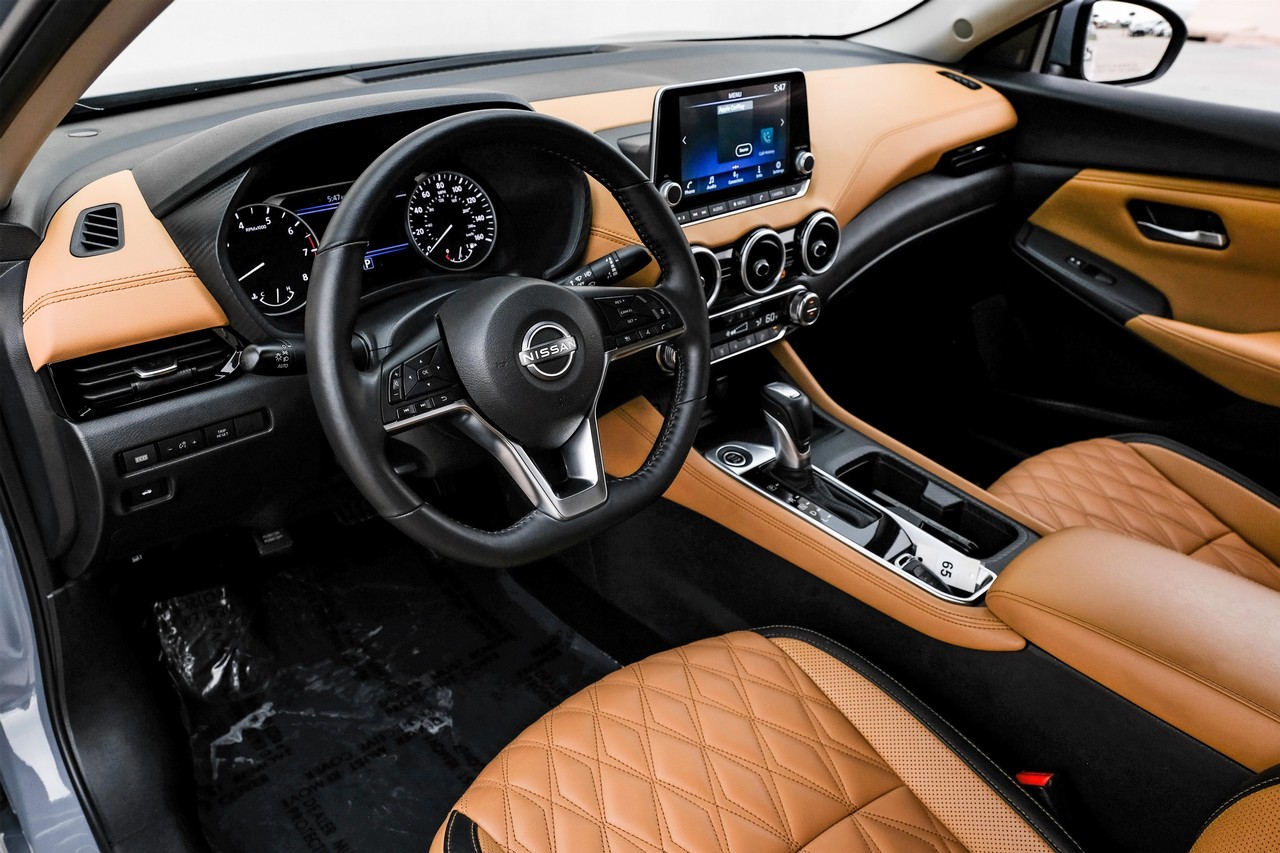 Nissan Sentra Vehicle Main Gallery Image 03
