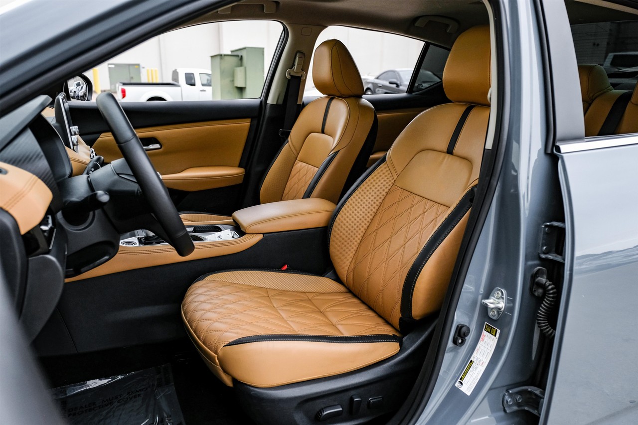 Nissan Sentra Vehicle Main Gallery Image 04