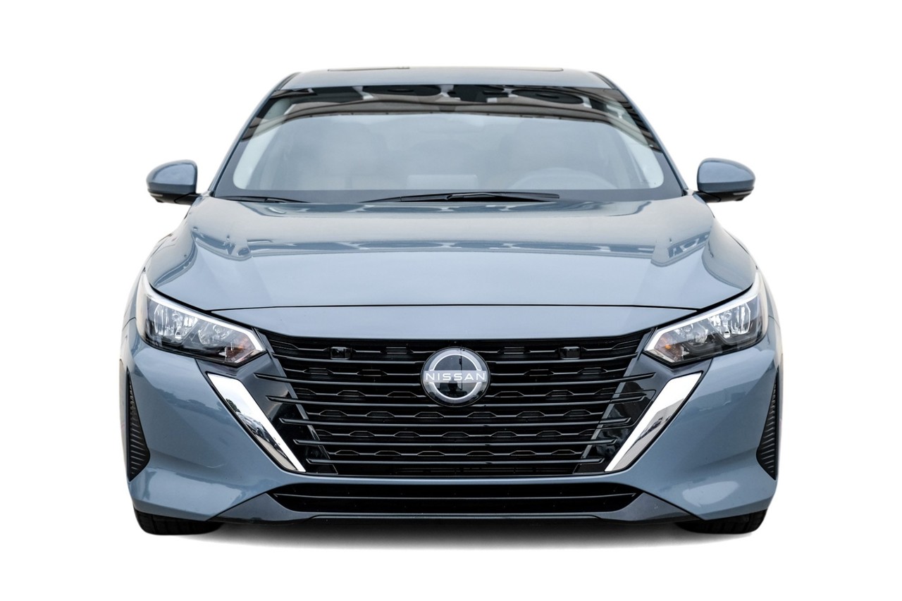 Nissan Sentra Vehicle Main Gallery Image 06