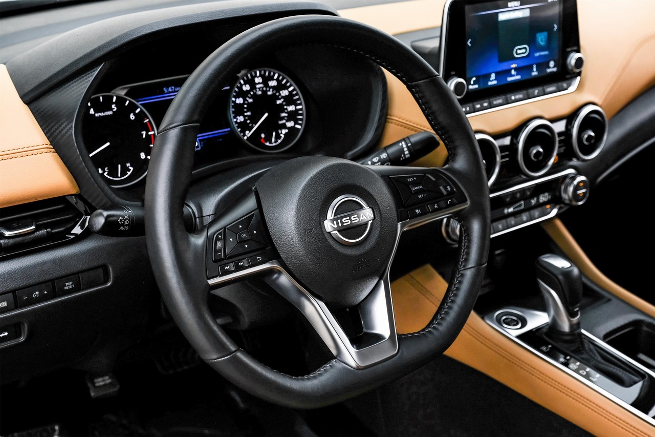 Nissan Sentra Vehicle Main Gallery Image 16