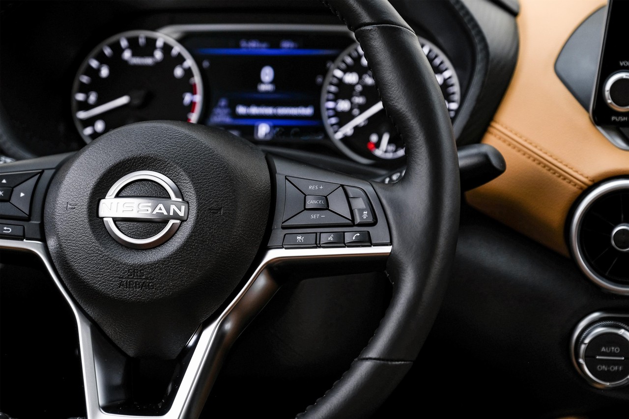Nissan Sentra Vehicle Main Gallery Image 19