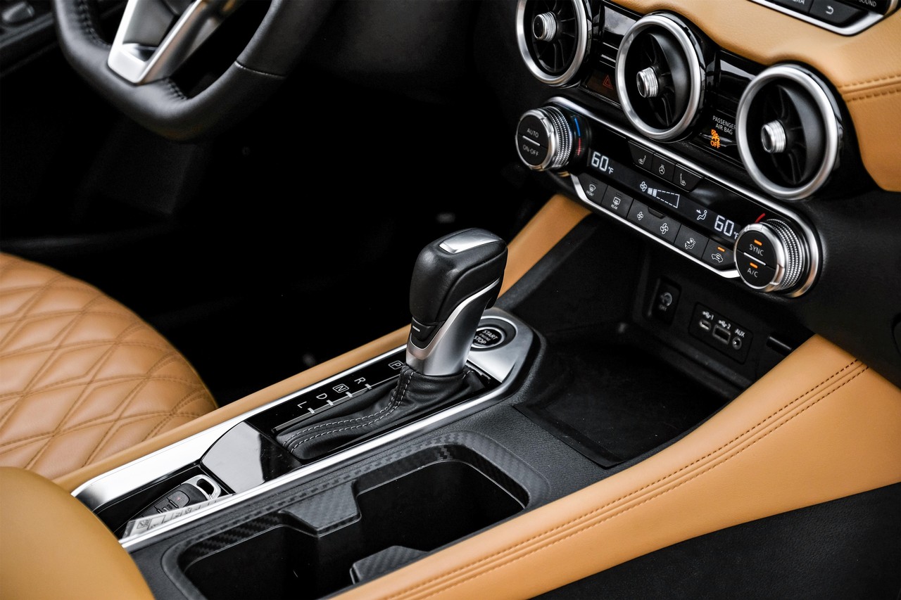 Nissan Sentra Vehicle Main Gallery Image 23