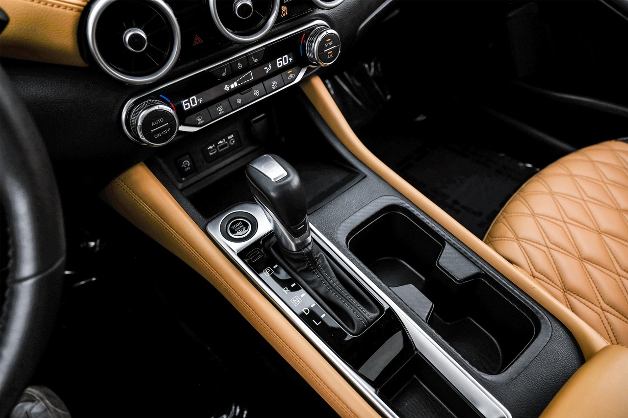Nissan Sentra Vehicle Main Gallery Image 24