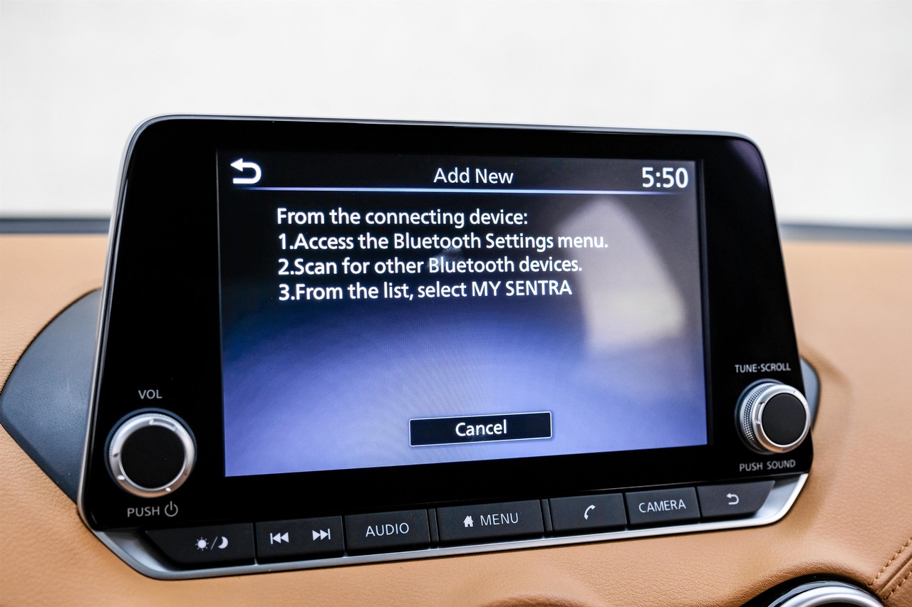 Nissan Sentra Vehicle Main Gallery Image 29