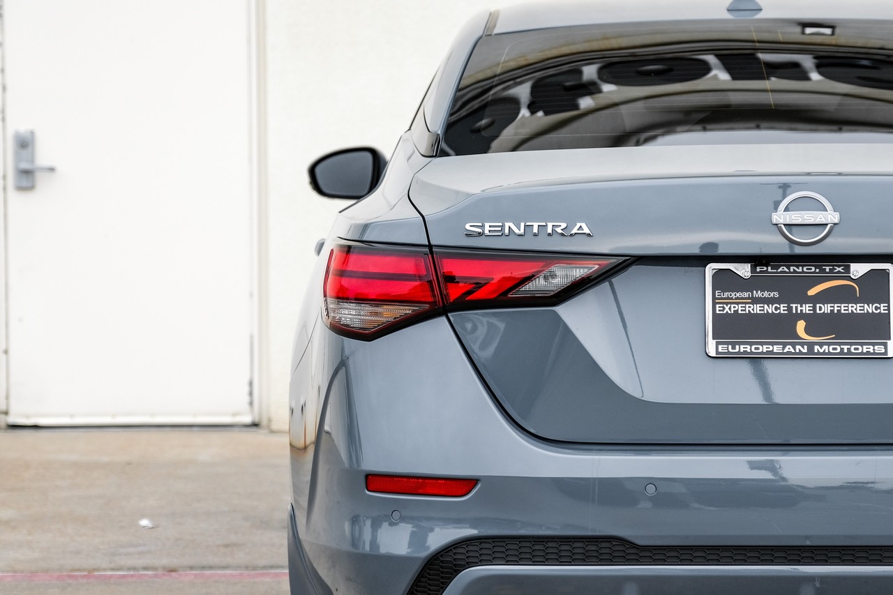 Nissan Sentra Vehicle Main Gallery Image 43