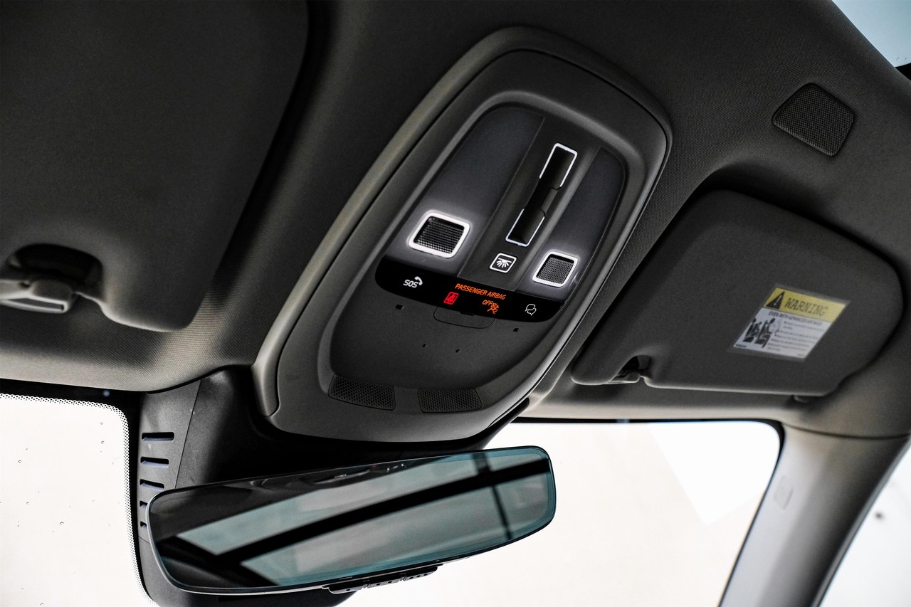 Volvo XC60 Vehicle Main Gallery Image 26