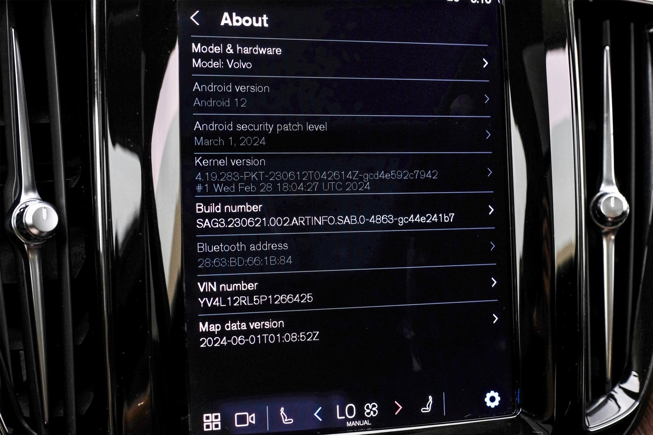 Volvo XC60 Vehicle Main Gallery Image 31