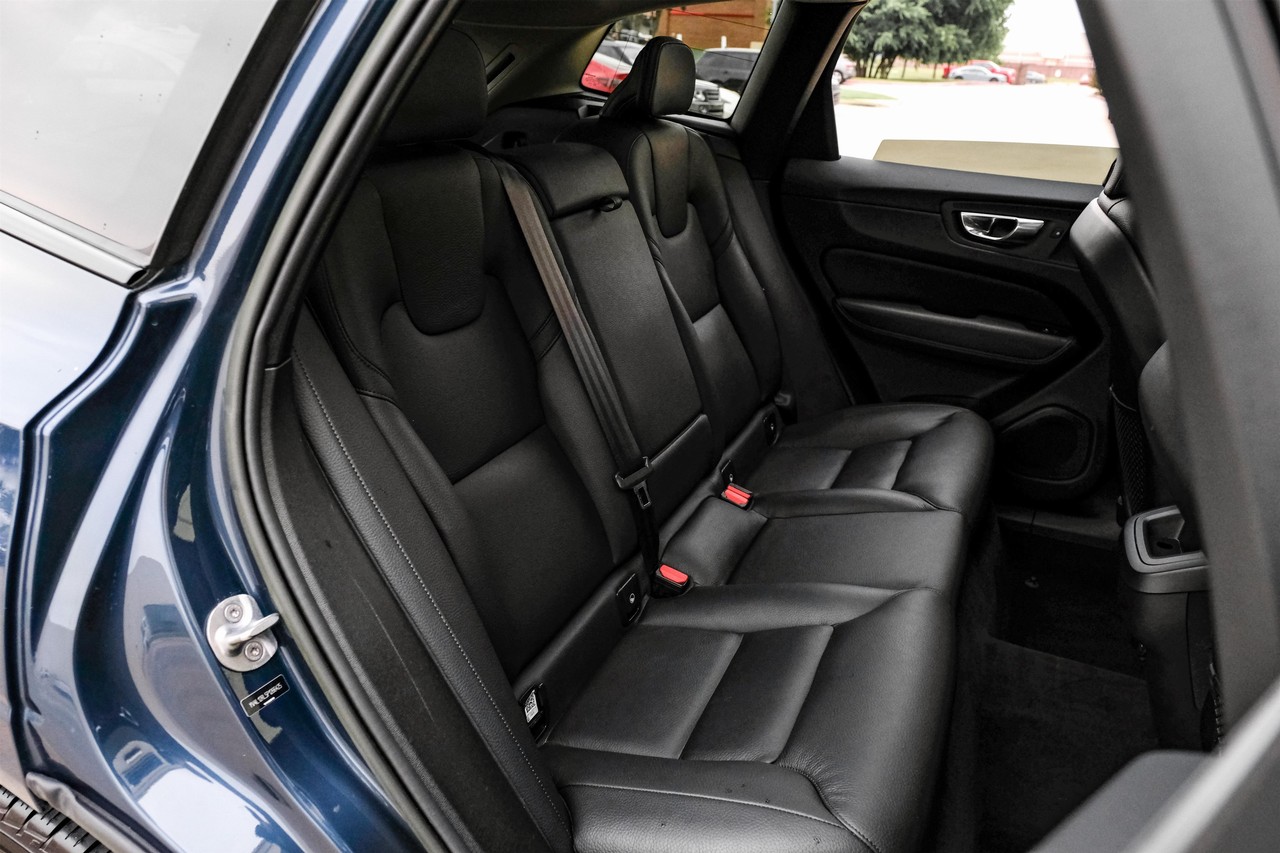 Volvo XC60 Vehicle Main Gallery Image 33