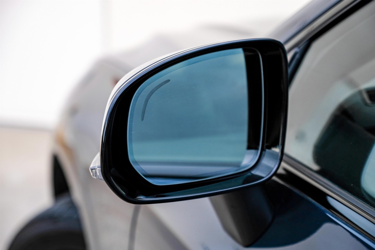Volvo XC60 Vehicle Main Gallery Image 38