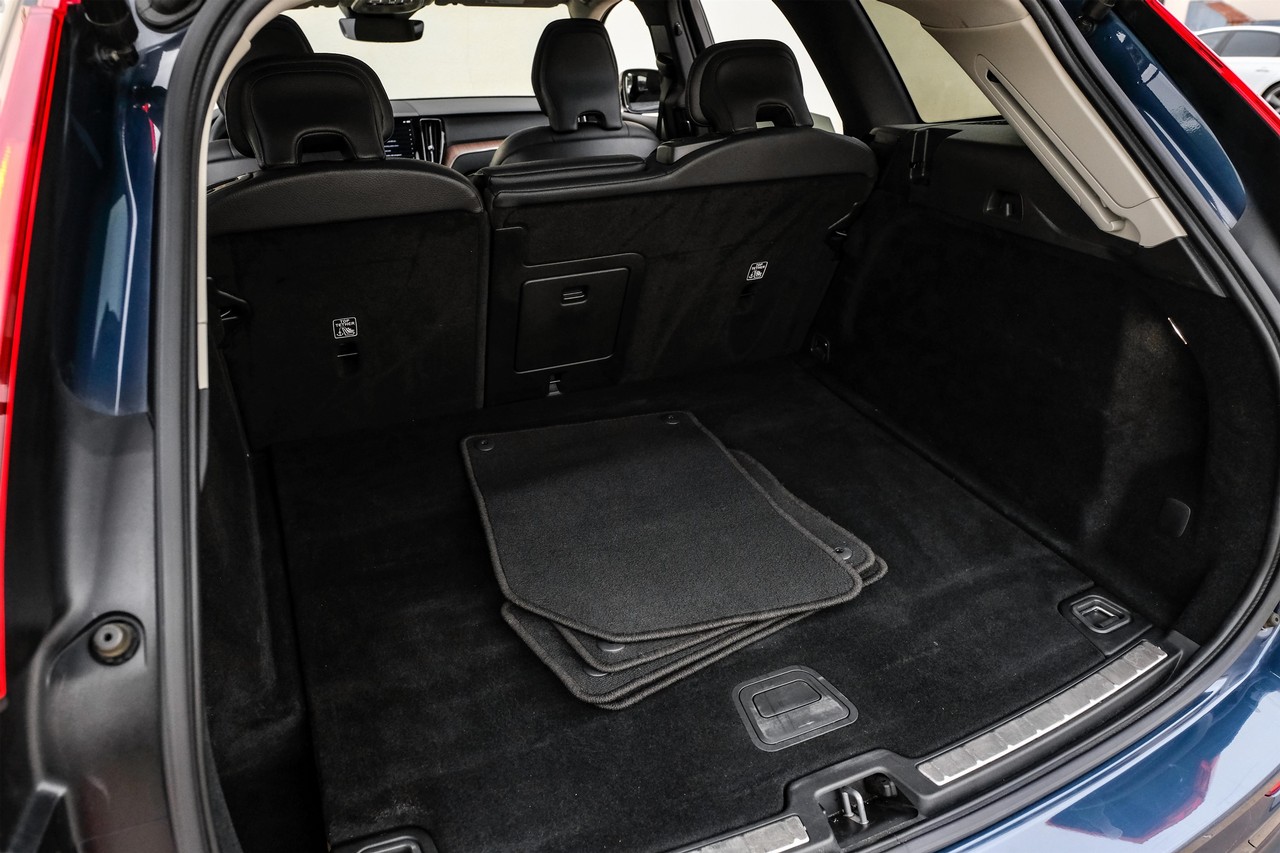 Volvo XC60 Vehicle Main Gallery Image 47