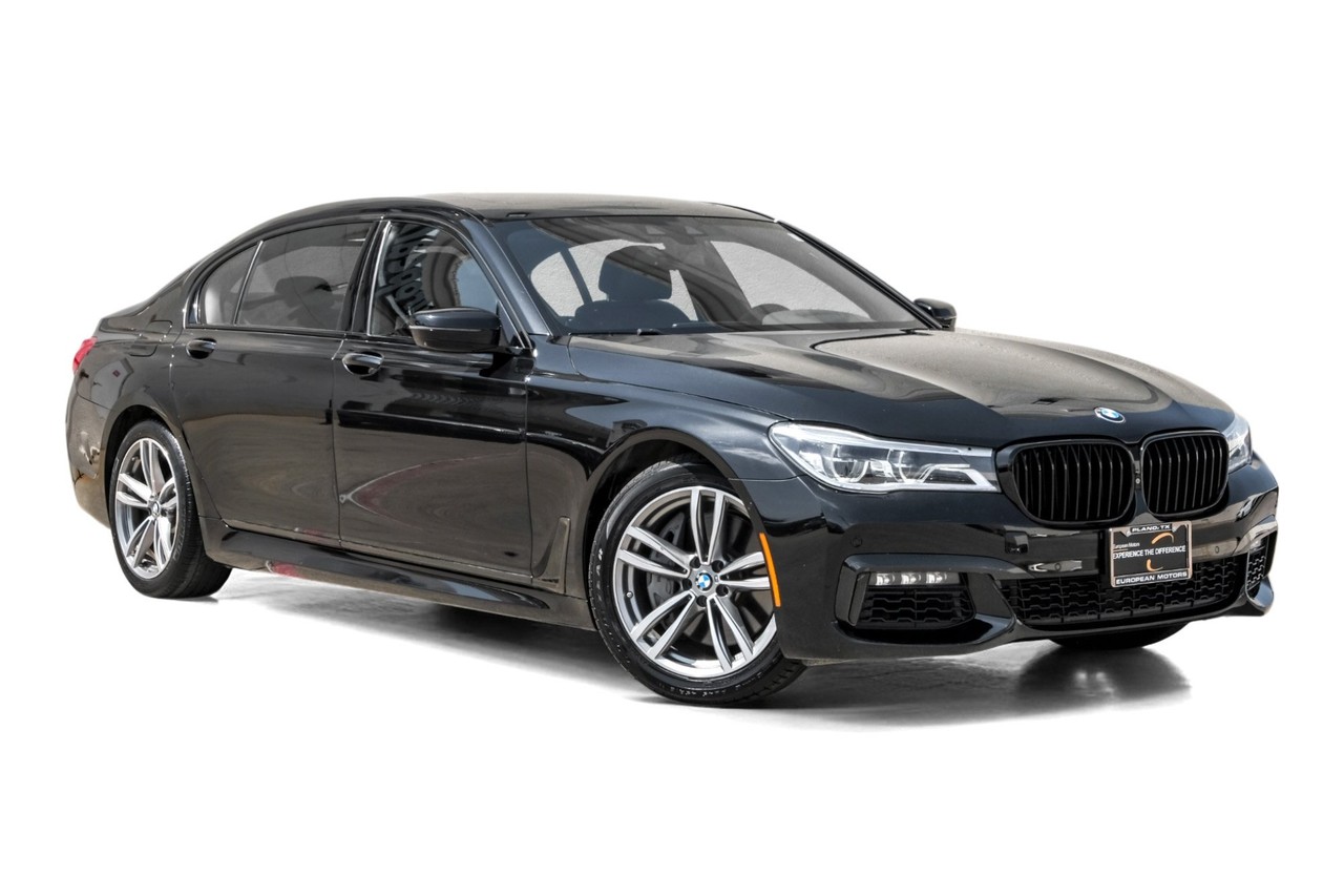 BMW 750i xDrive Vehicle Main Gallery Image 07