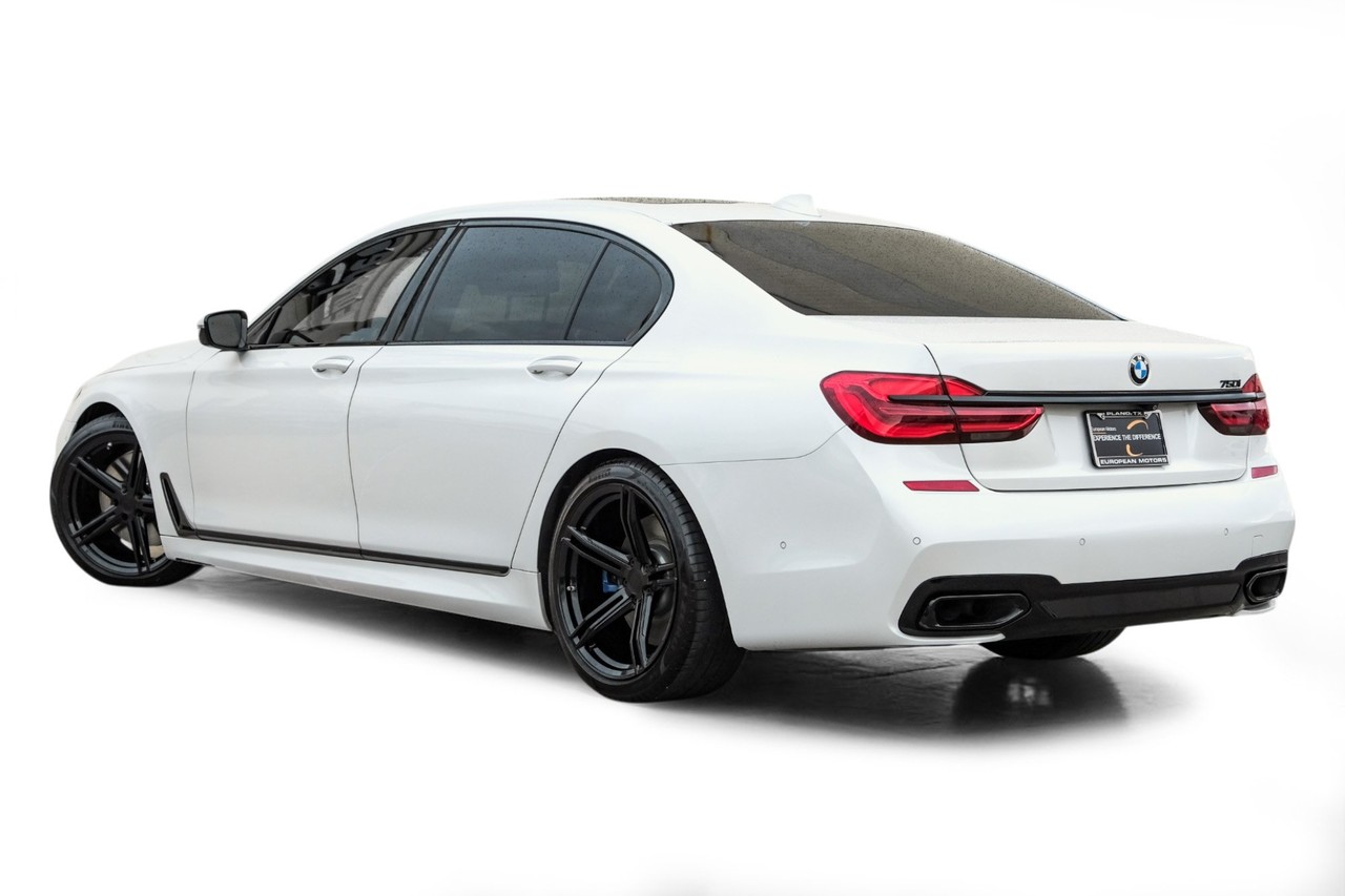 BMW 750i Vehicle Main Gallery Image 11