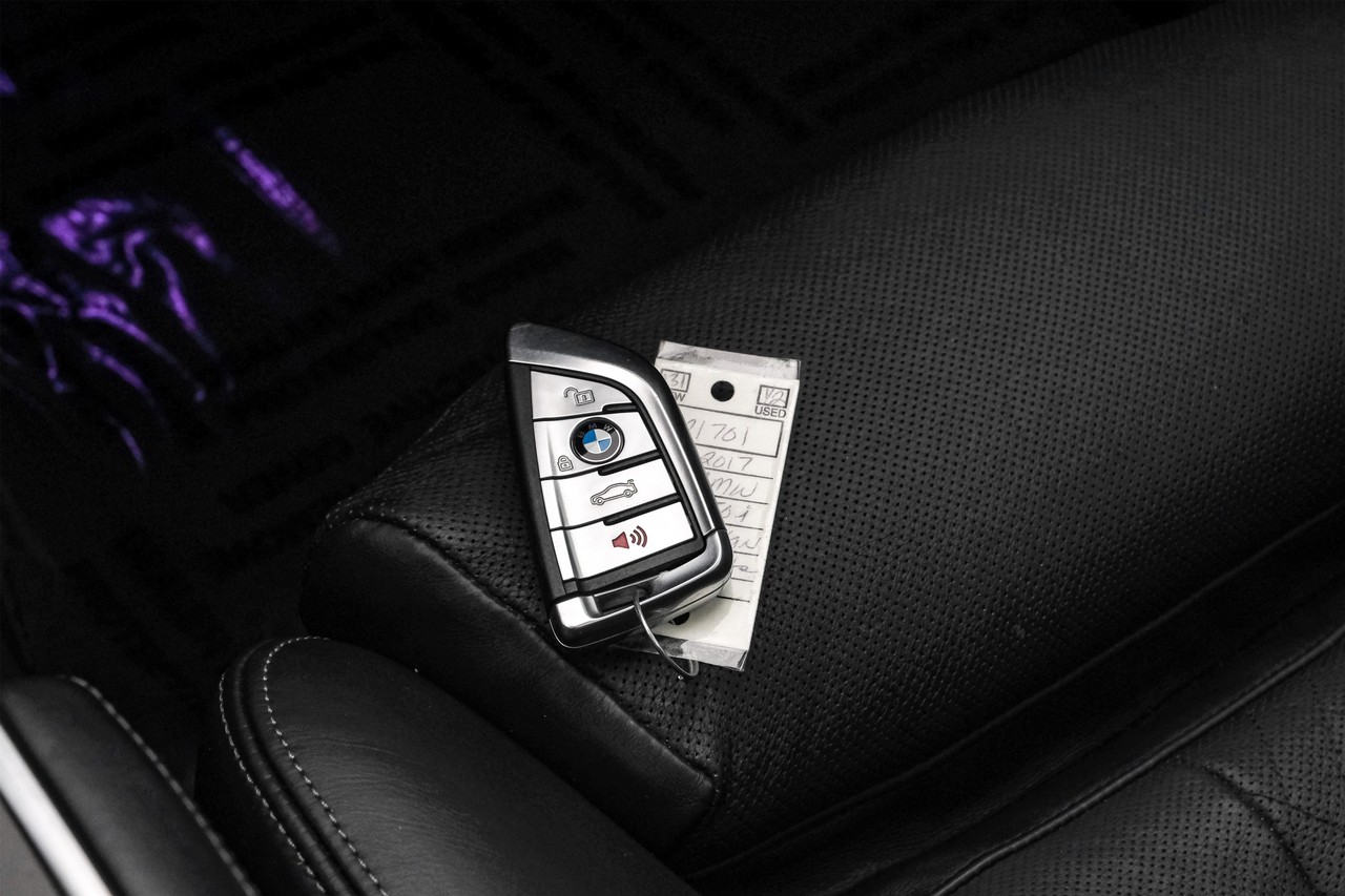 BMW 750i Vehicle Main Gallery Image 57