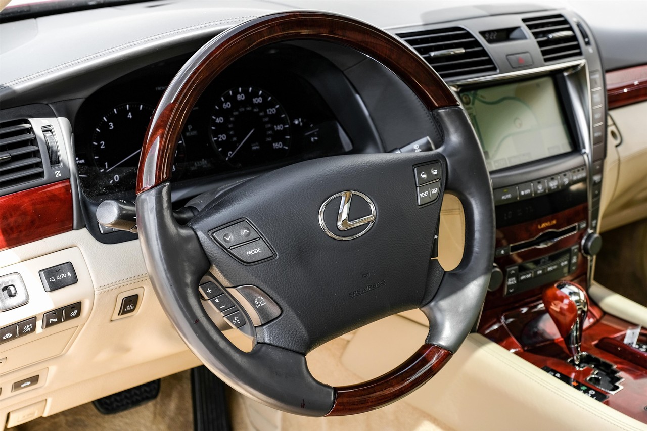 Lexus LS 600h L Vehicle Main Gallery Image 16