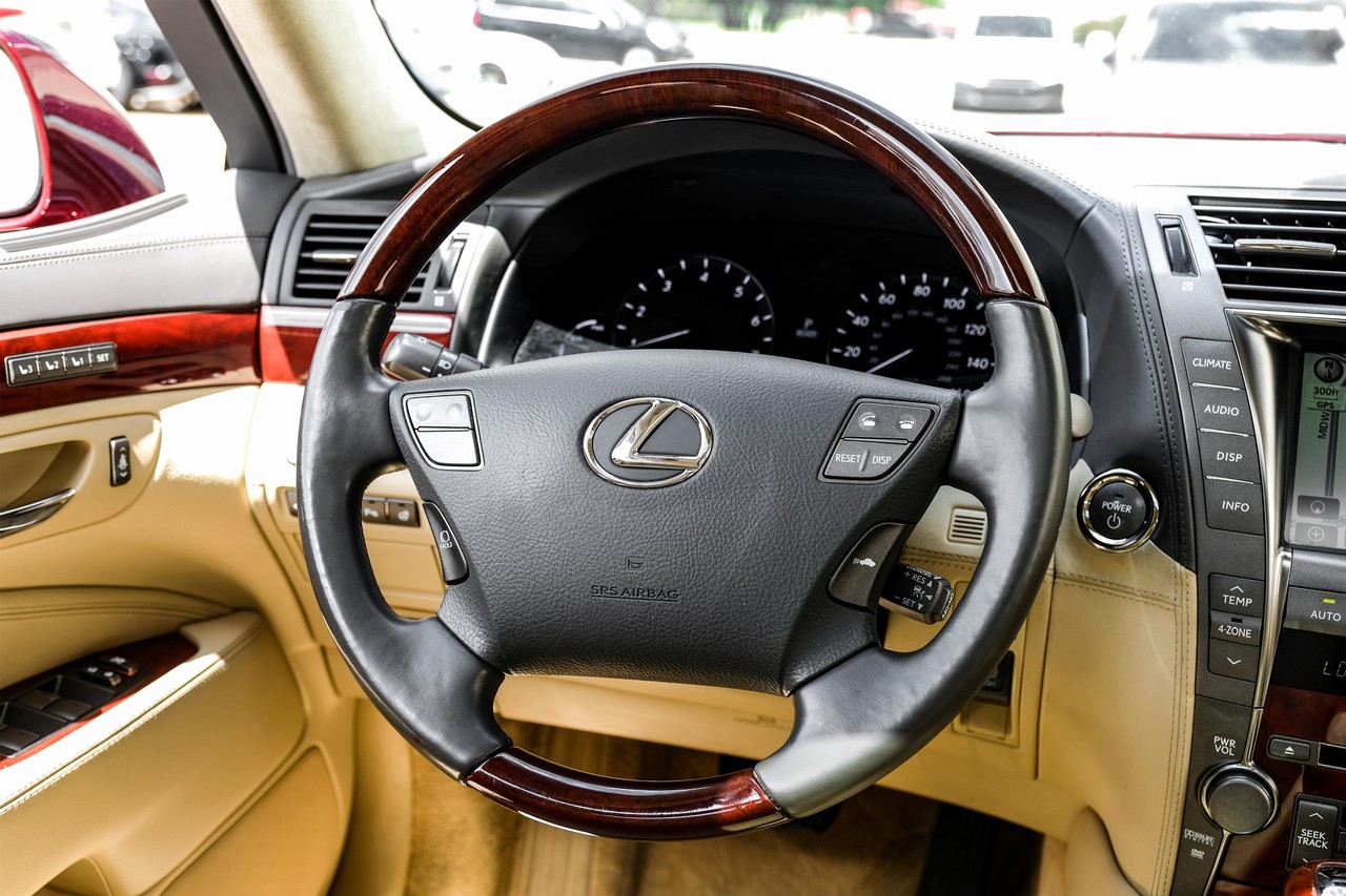 Lexus LS 600h L Vehicle Main Gallery Image 17