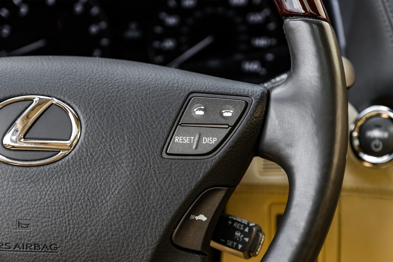Lexus LS 600h L Vehicle Main Gallery Image 19