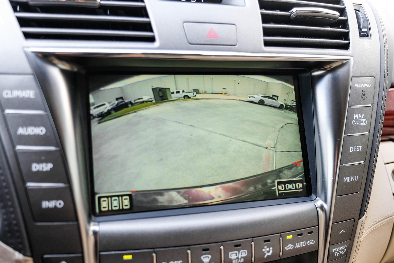 Lexus LS 600h L Vehicle Main Gallery Image 24