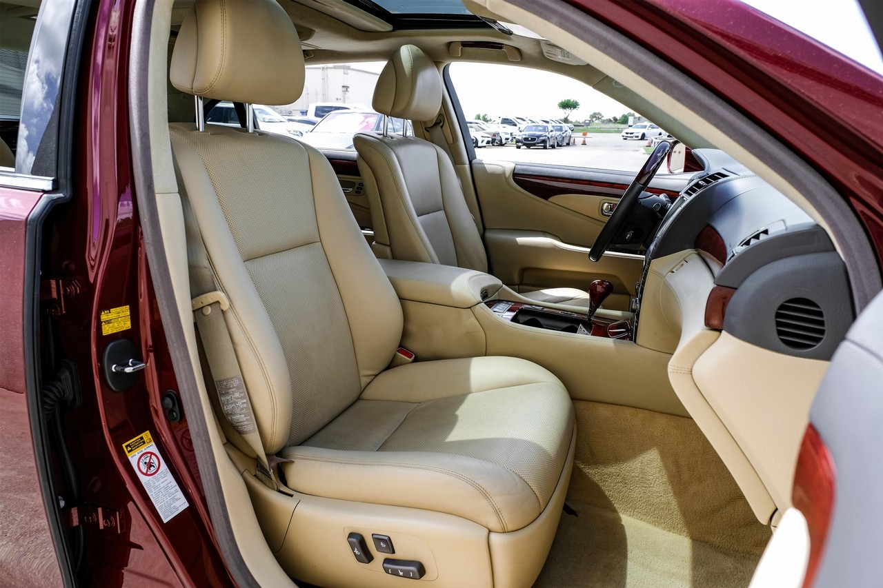 Lexus LS 600h L Vehicle Main Gallery Image 34