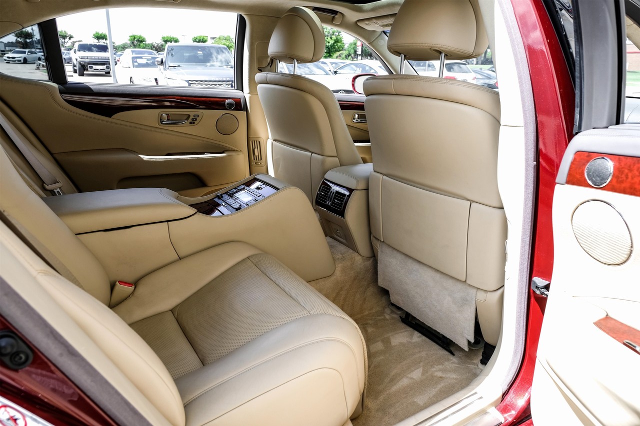 Lexus LS 600h L Vehicle Main Gallery Image 36