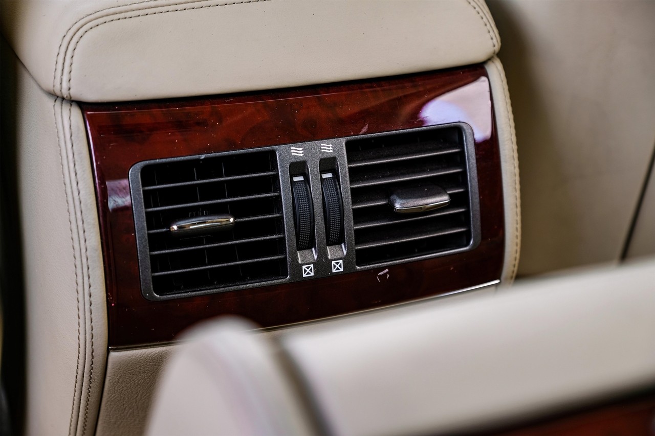 Lexus LS 600h L Vehicle Main Gallery Image 39