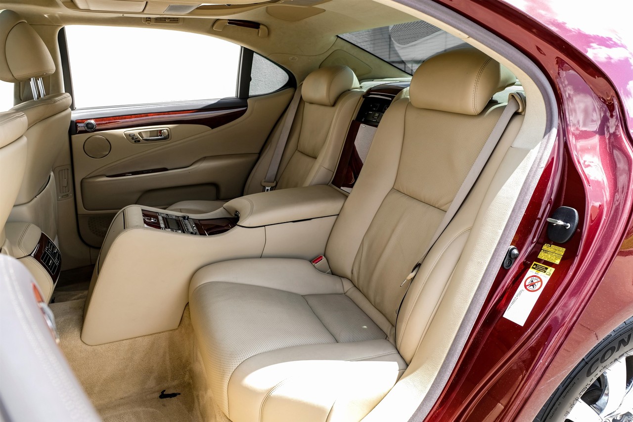 Lexus LS 600h L Vehicle Main Gallery Image 41
