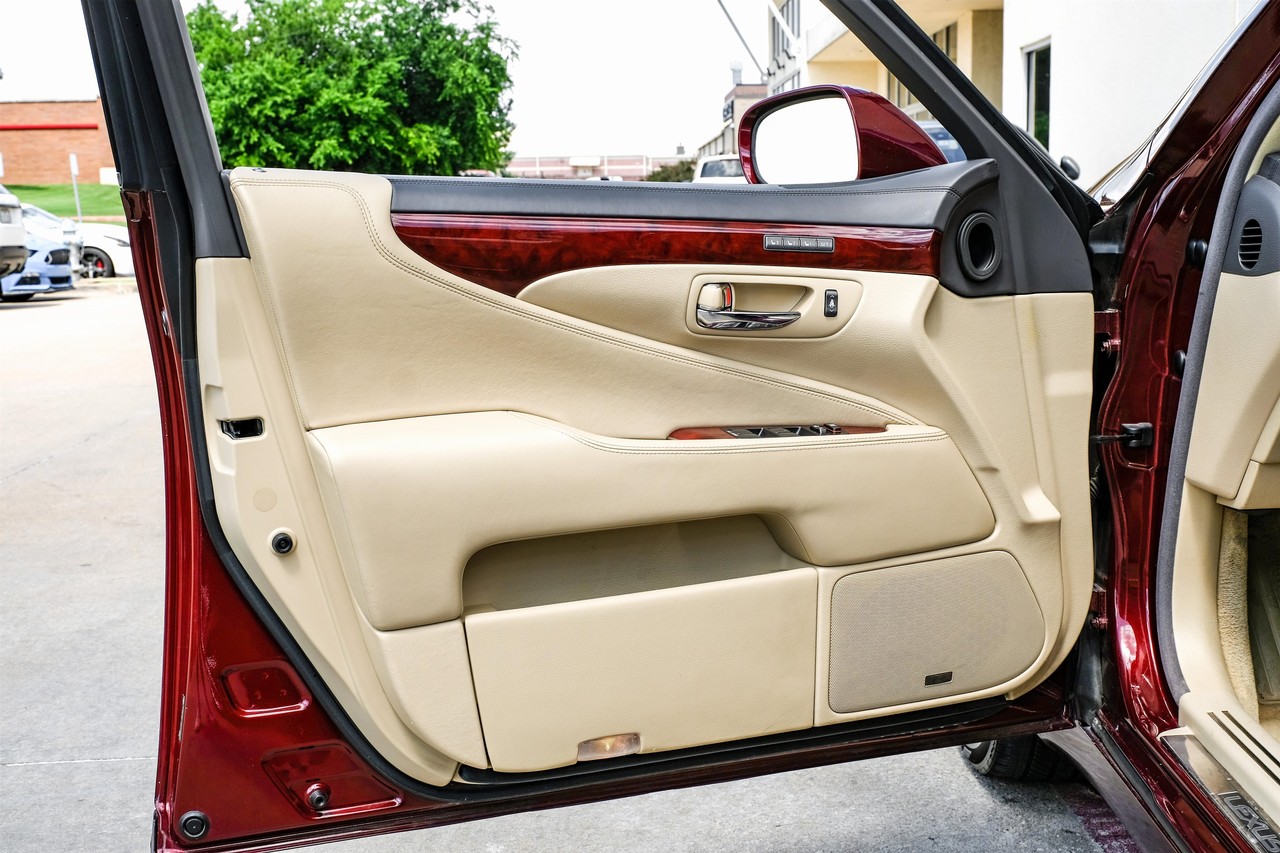 Lexus LS 600h L Vehicle Main Gallery Image 44