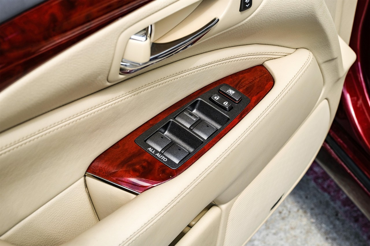 Lexus LS 600h L Vehicle Main Gallery Image 45