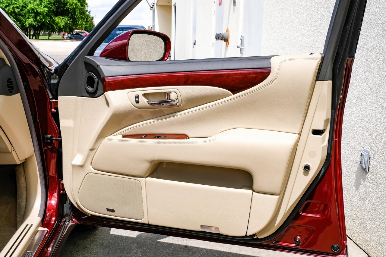 Lexus LS 600h L Vehicle Main Gallery Image 46