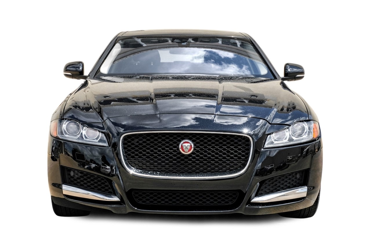 Jaguar XF Vehicle Main Gallery Image 06