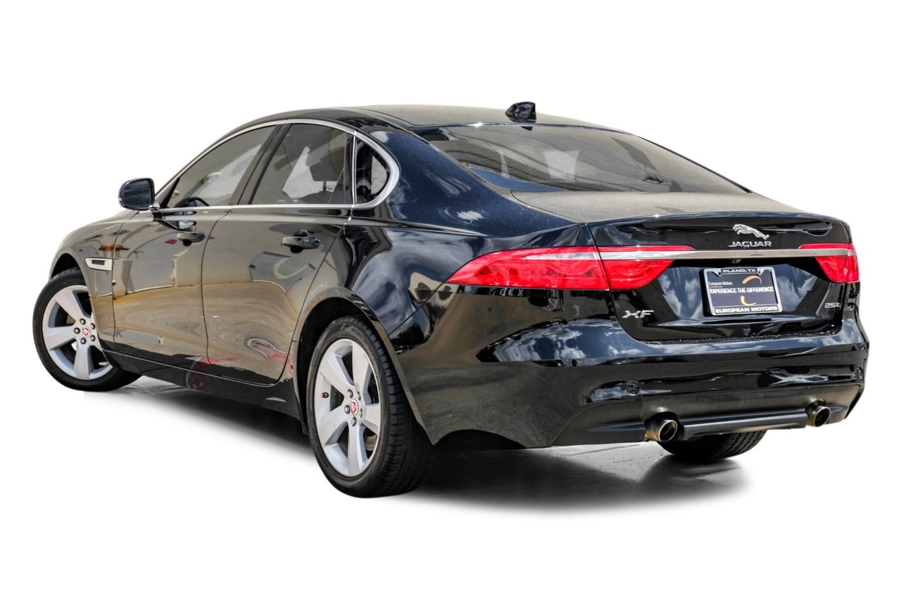 Jaguar XF Vehicle Main Gallery Image 11