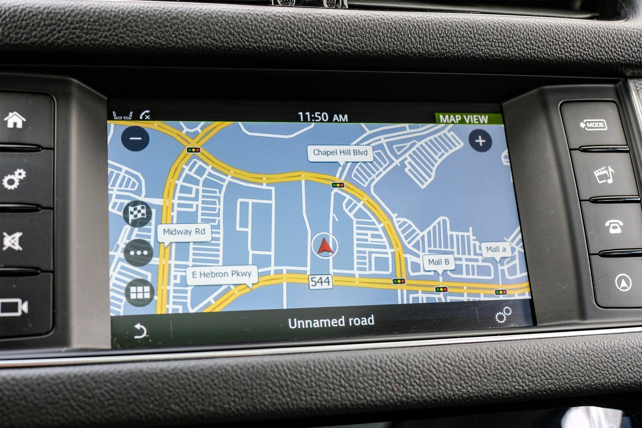 Jaguar XF Vehicle Main Gallery Image 22