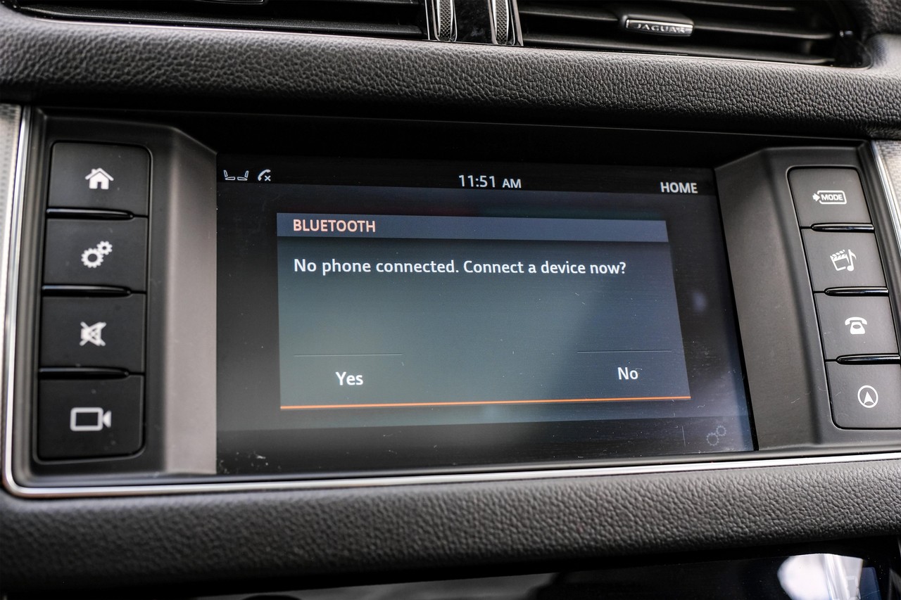 Jaguar XF Vehicle Main Gallery Image 33