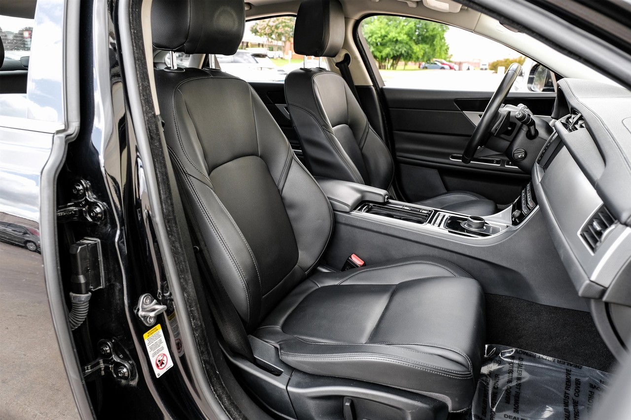 Jaguar XF Vehicle Main Gallery Image 34