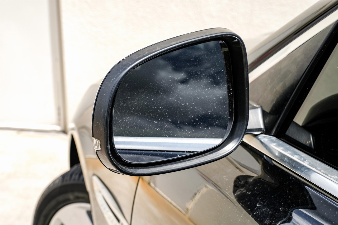 Jaguar XF Vehicle Main Gallery Image 40