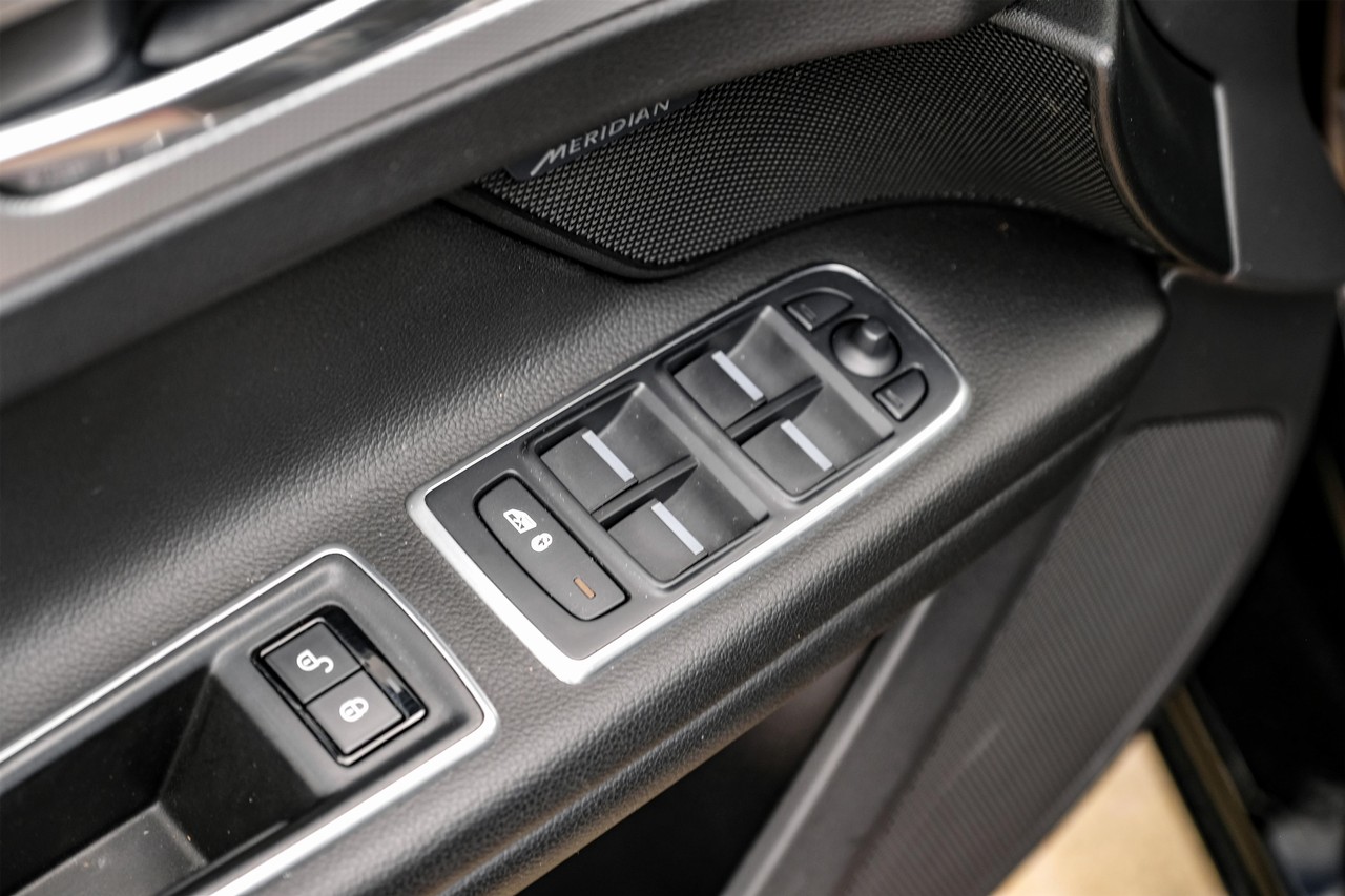 Jaguar XF Vehicle Main Gallery Image 41