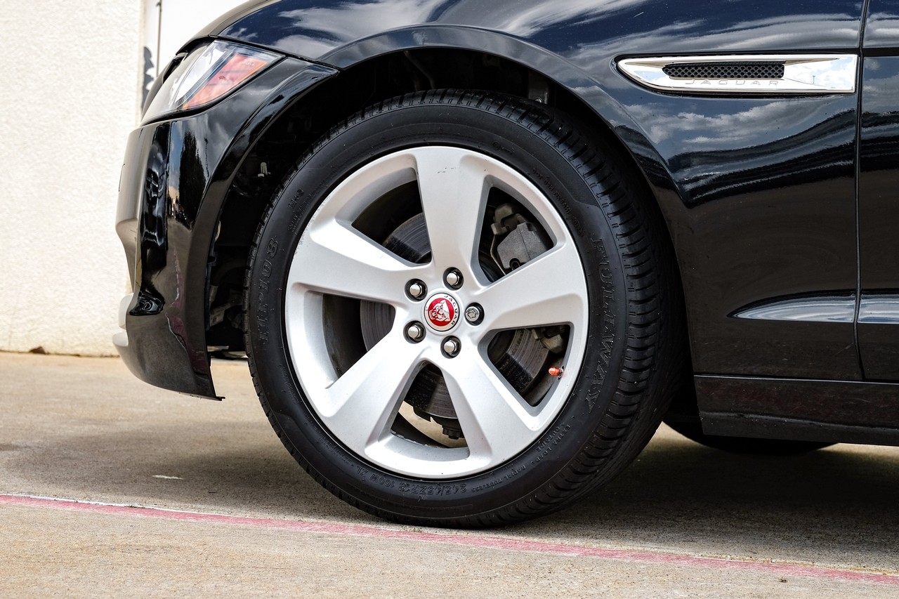 Jaguar XF Vehicle Main Gallery Image 51