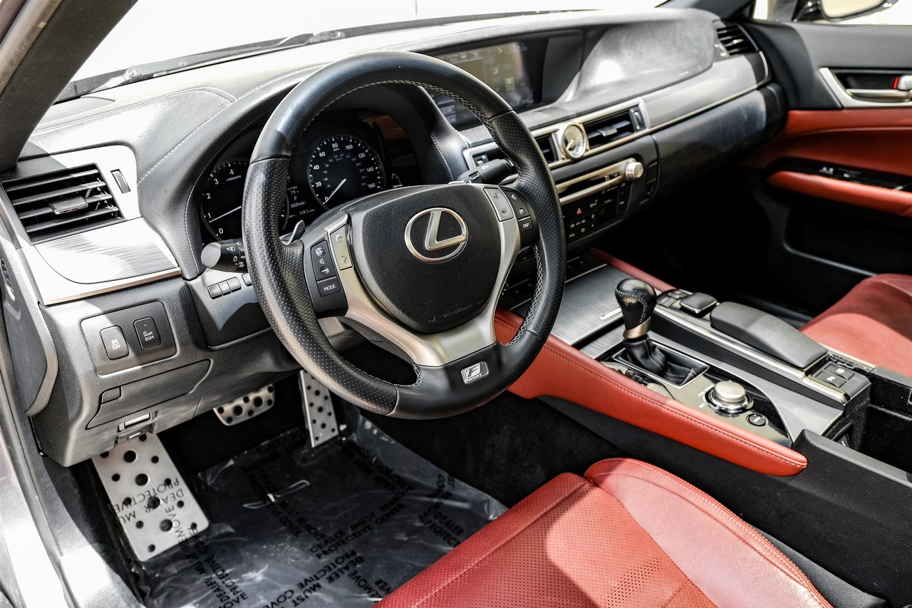 Lexus GS 350 Vehicle Main Gallery Image 03