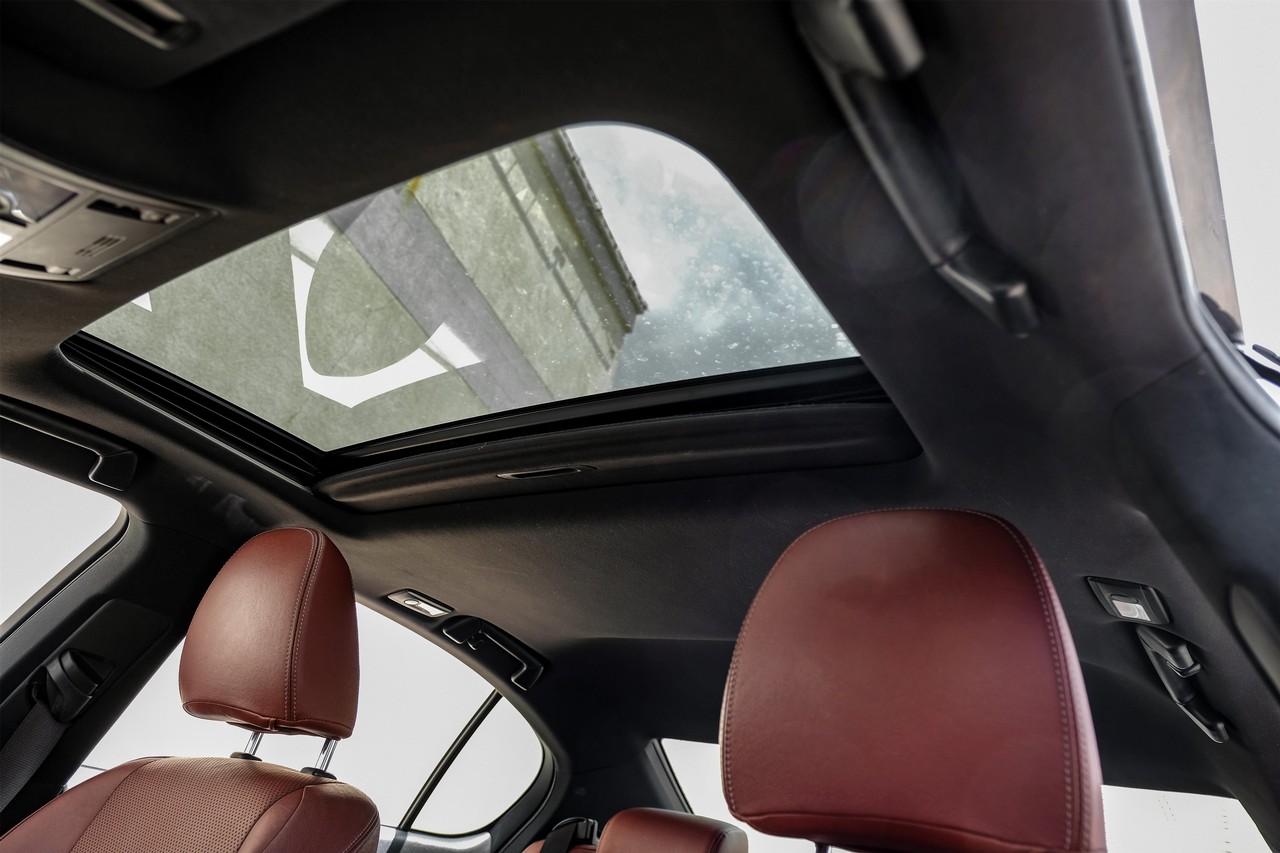 Lexus GS 350 Vehicle Main Gallery Image 05