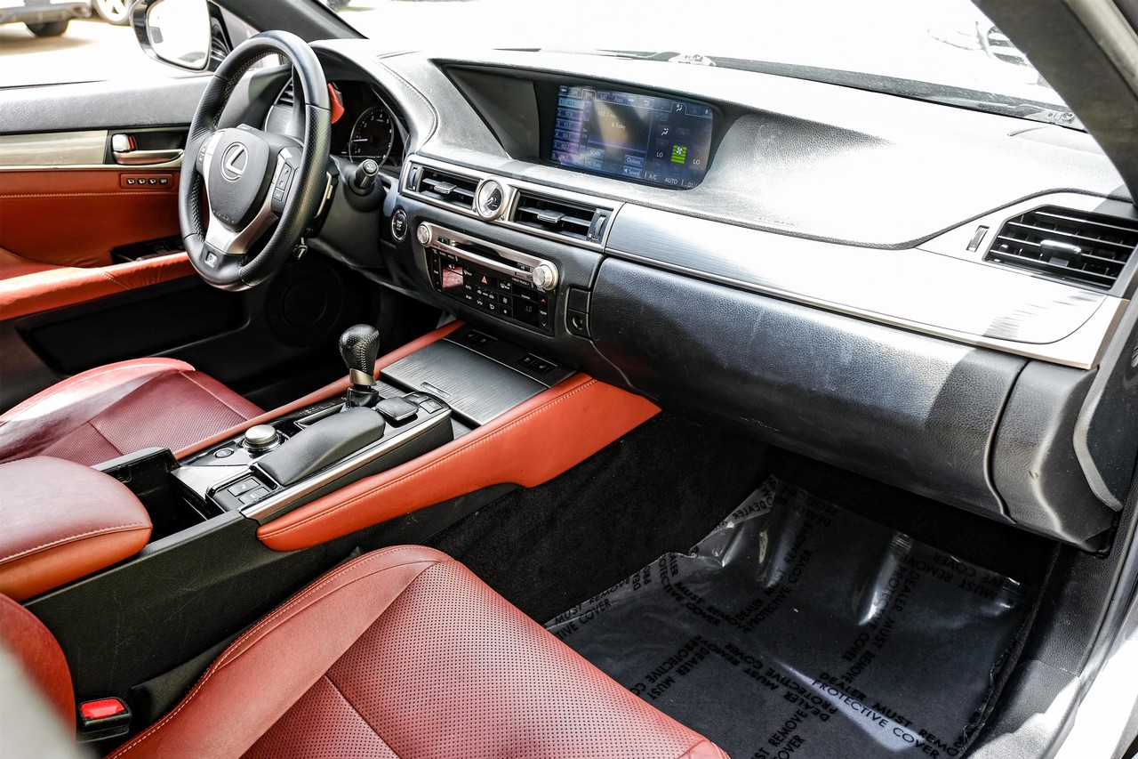Lexus GS 350 Vehicle Main Gallery Image 13