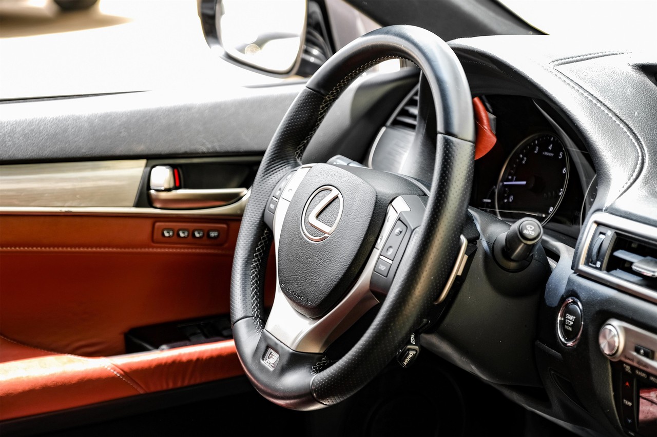 Lexus GS 350 Vehicle Main Gallery Image 14