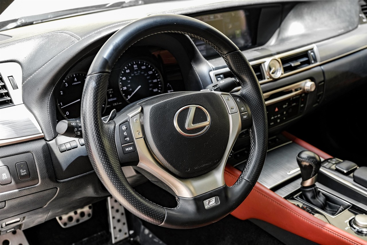 Lexus GS 350 Vehicle Main Gallery Image 16