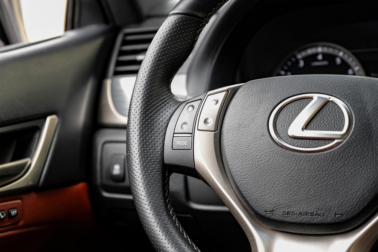Lexus GS 350 Vehicle Main Gallery Image 18