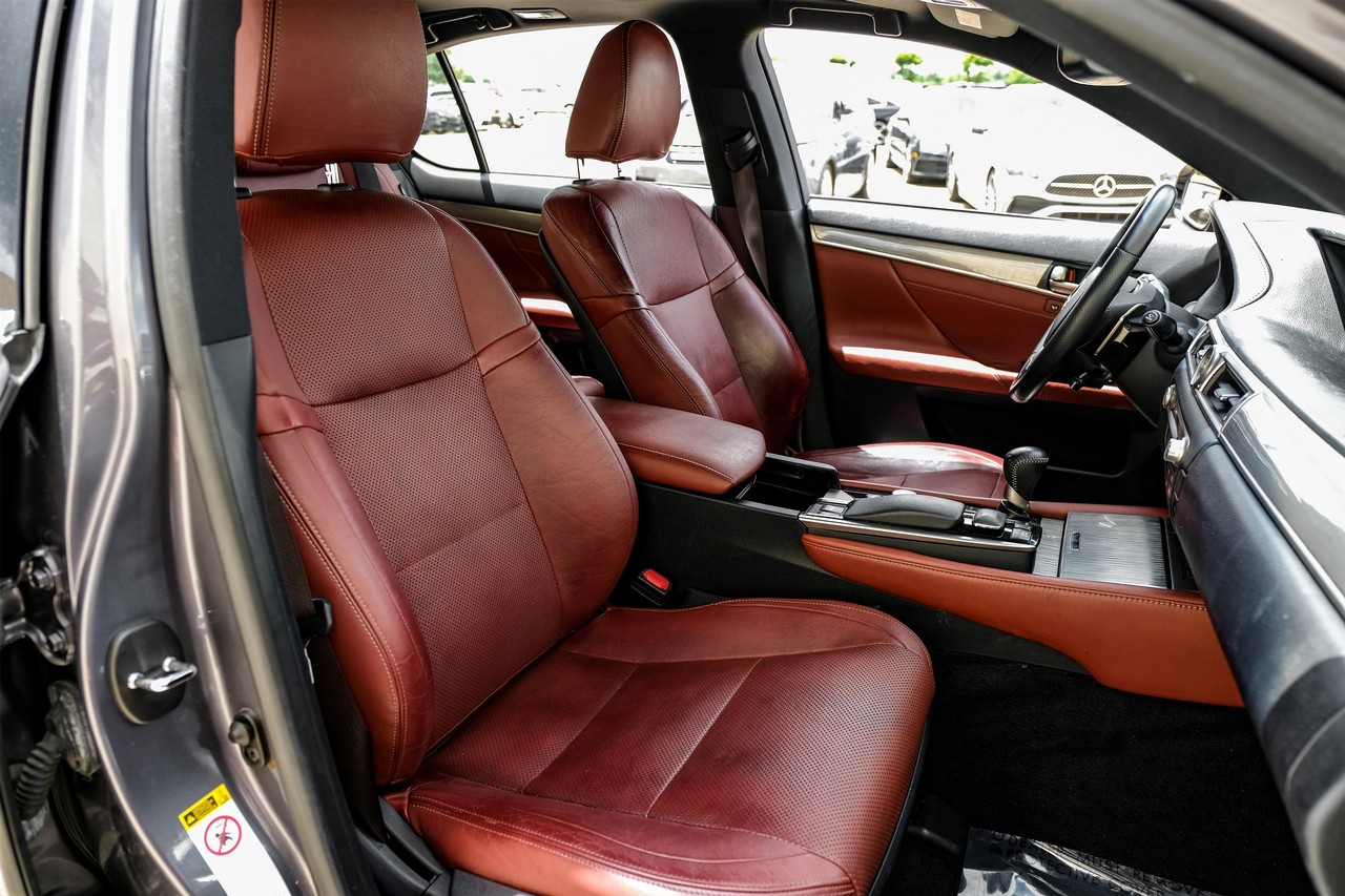 Lexus GS 350 Vehicle Main Gallery Image 34